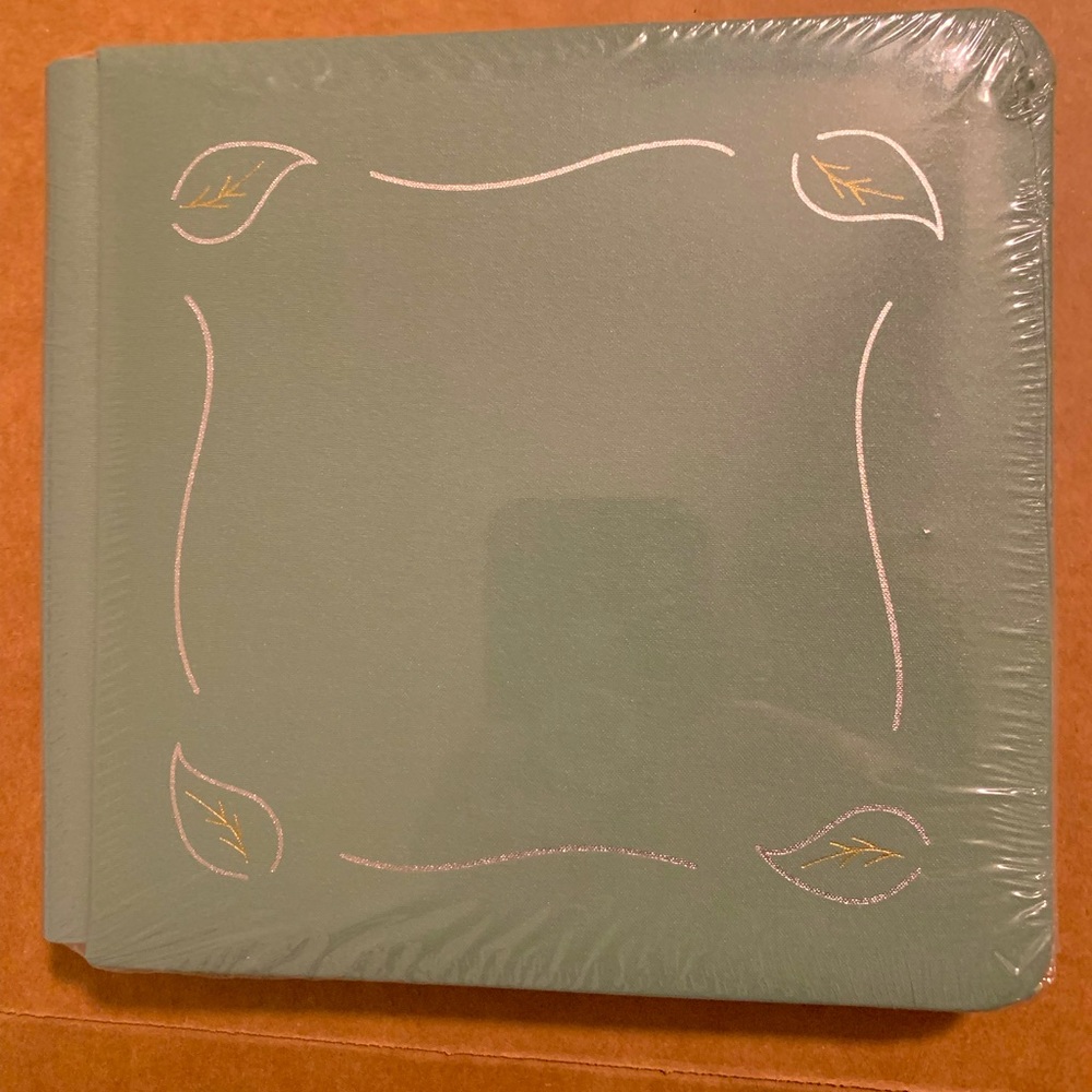 Creative Memories 7x7 Album with Pages